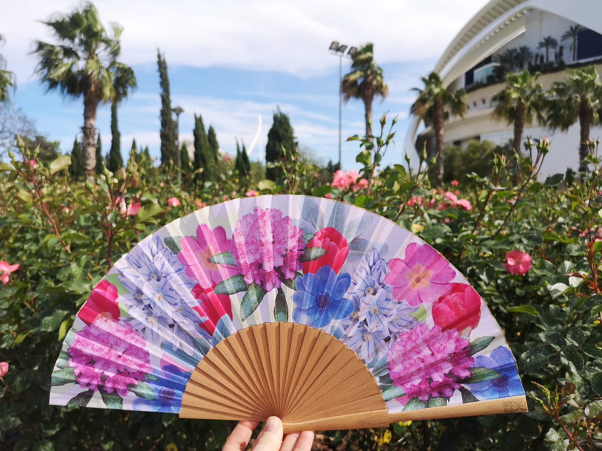 Khu Khu Spring hand-fan